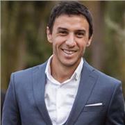 Arquitecto graduado en la Universidad de Buenos Aires. (Online)